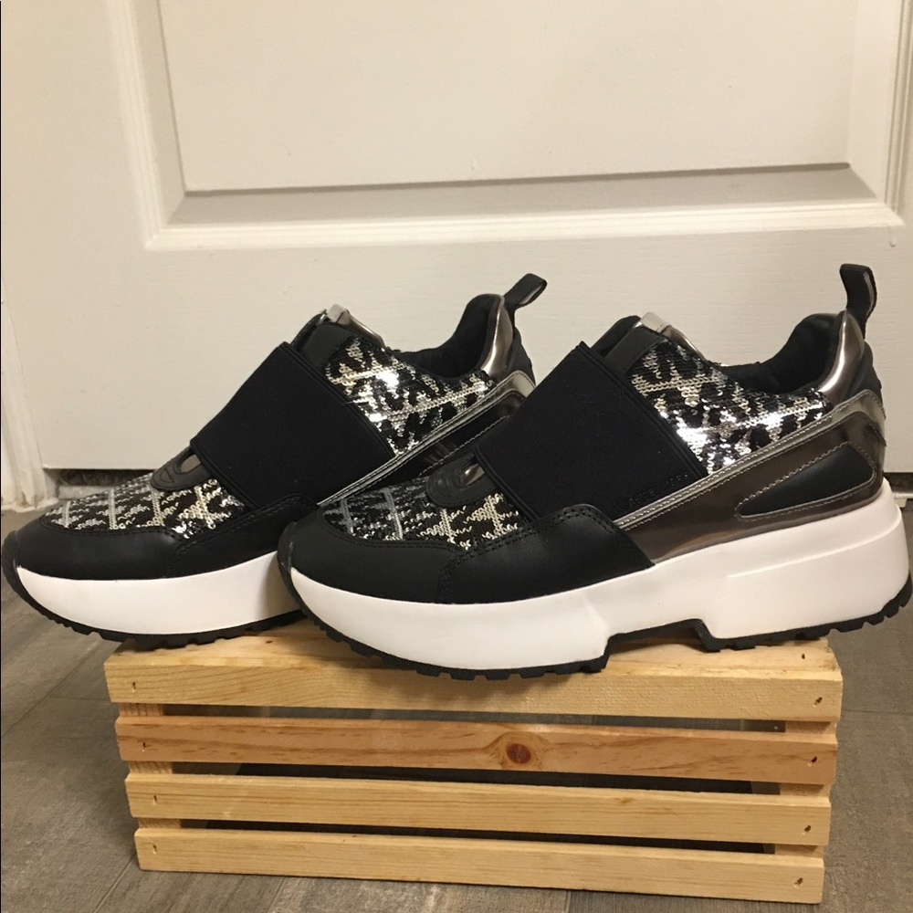 LIKE NEW MICHAEL KORS SNEAKERS